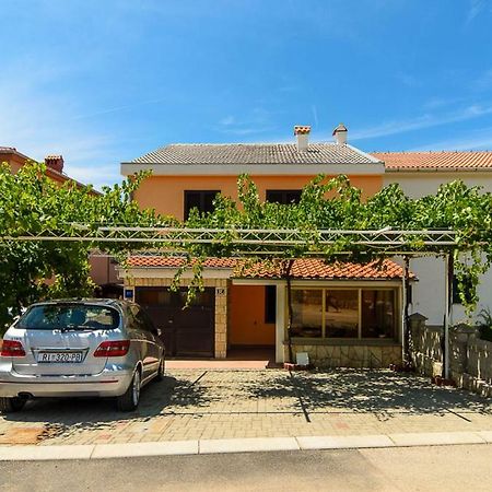 Apartmani Lovorka Punat Exteriör bild