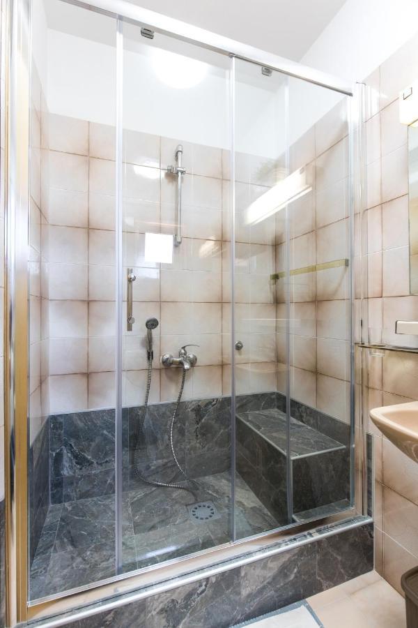 Apartmani Lovorka Punat Exteriör bild