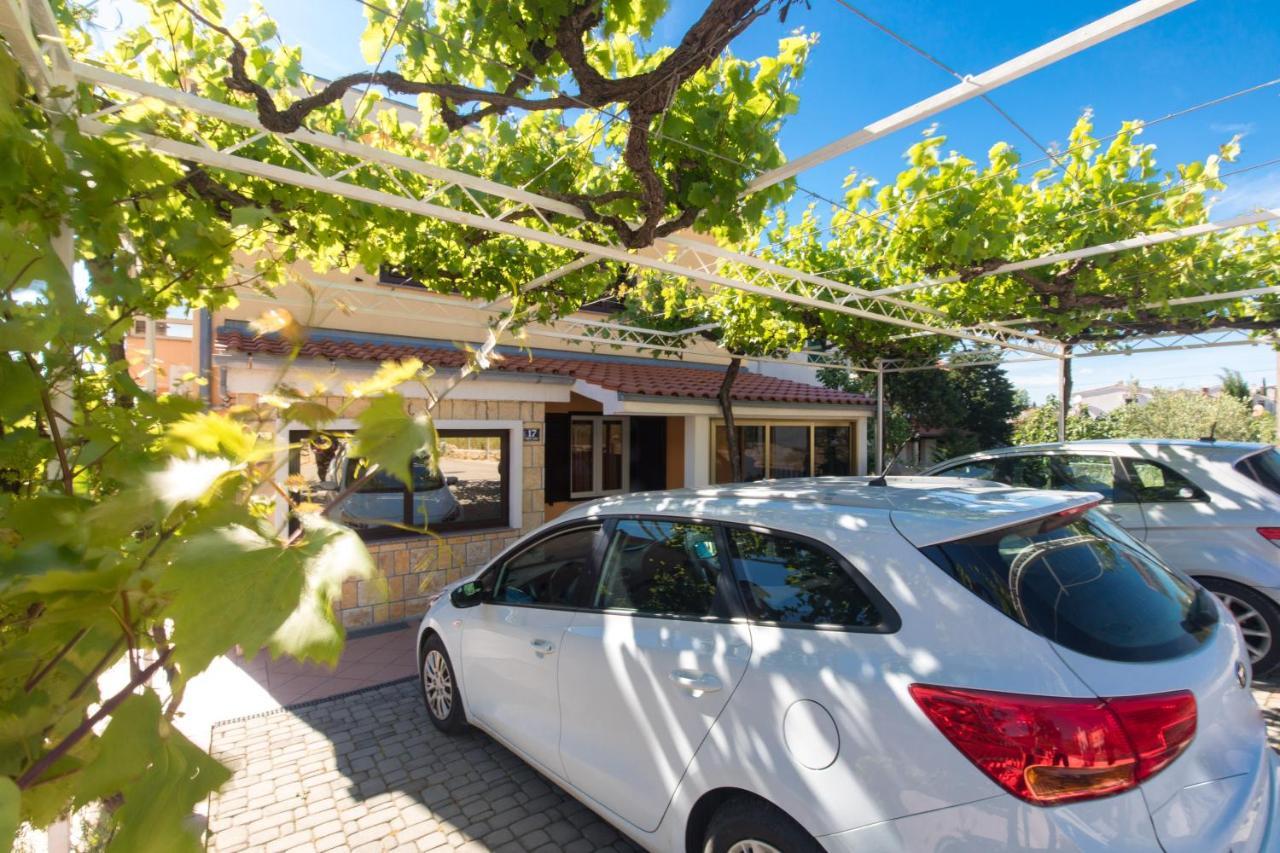 Apartmani Lovorka Punat Exteriör bild
