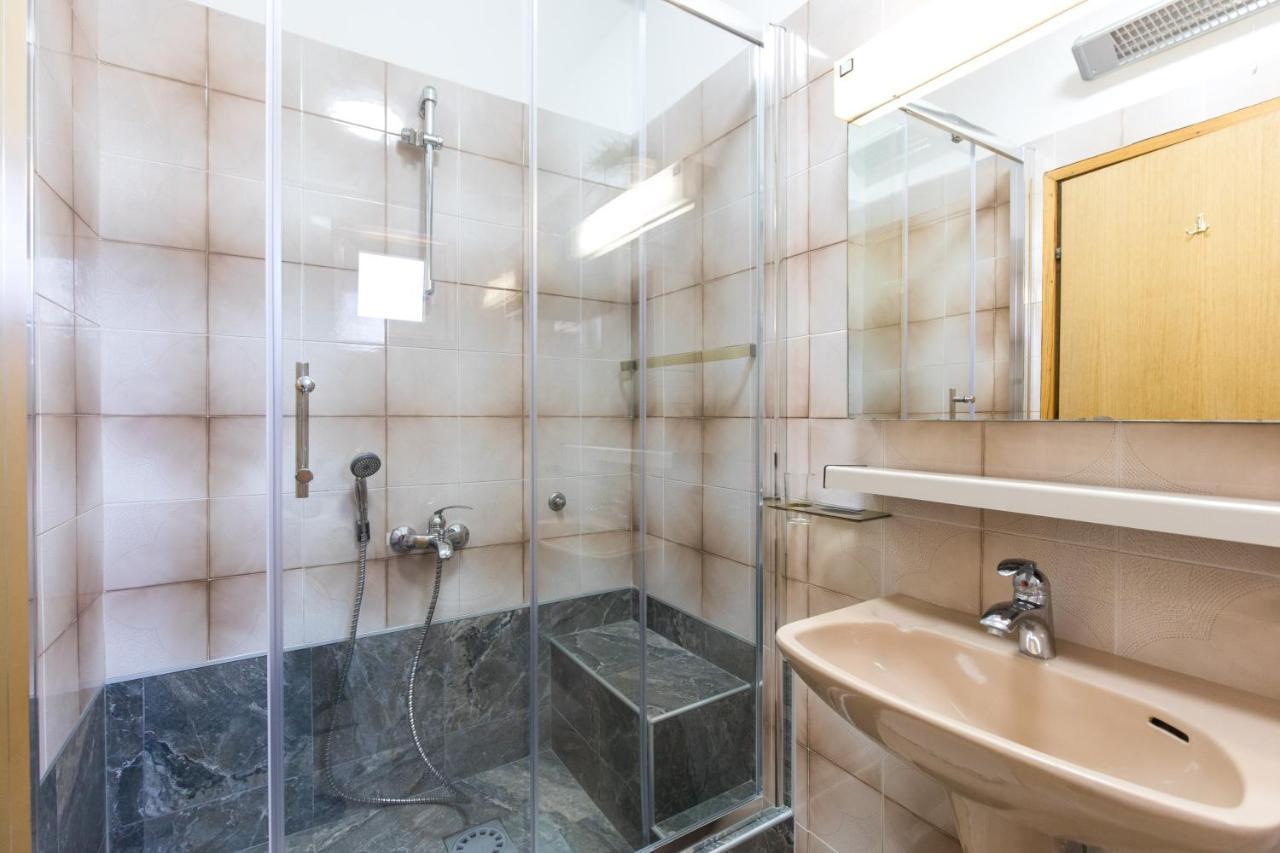 Apartmani Lovorka Punat Exteriör bild