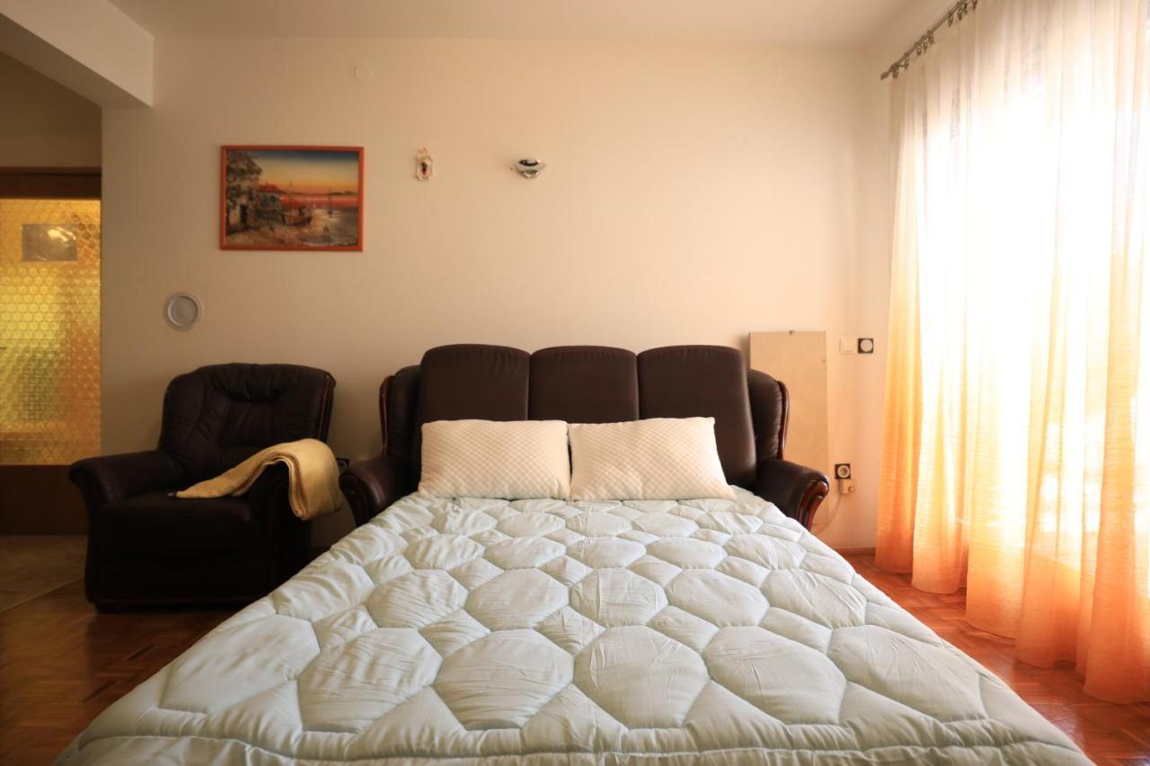 Apartmani Lovorka Punat Exteriör bild