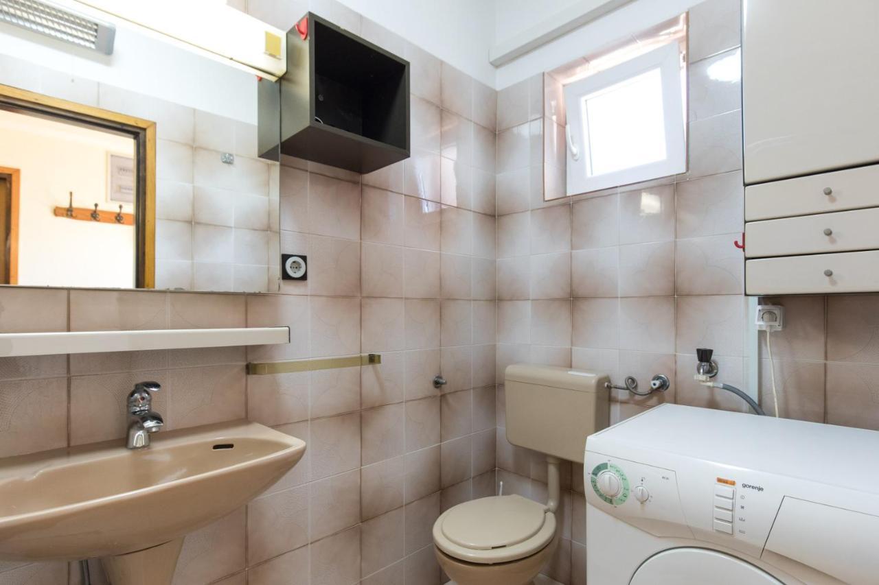 Apartmani Lovorka Punat Exteriör bild