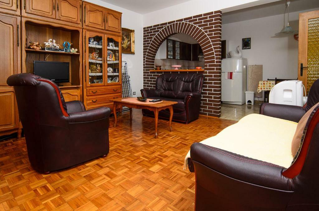 Apartmani Lovorka Punat Exteriör bild
