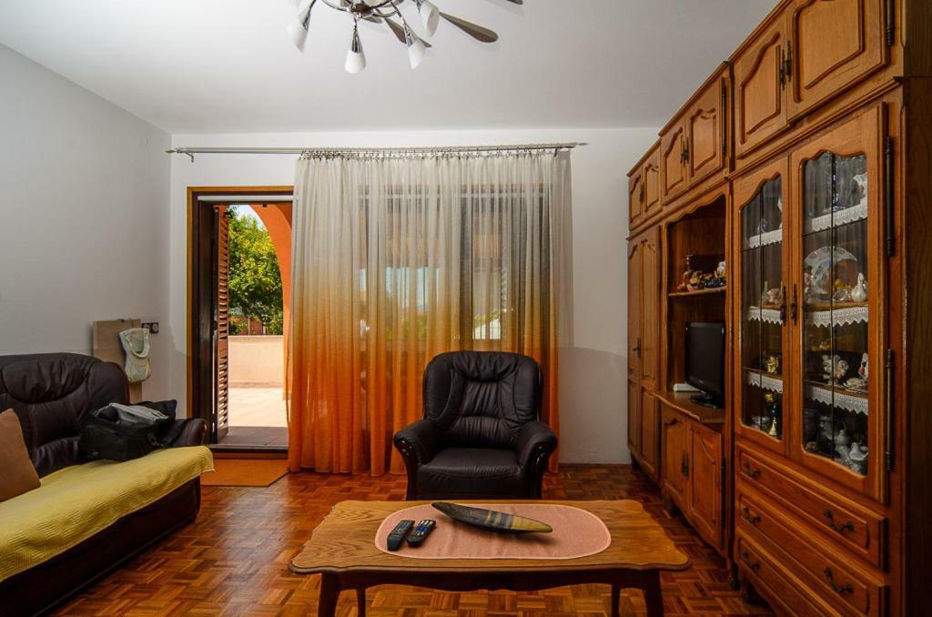 Apartmani Lovorka Punat Exteriör bild
