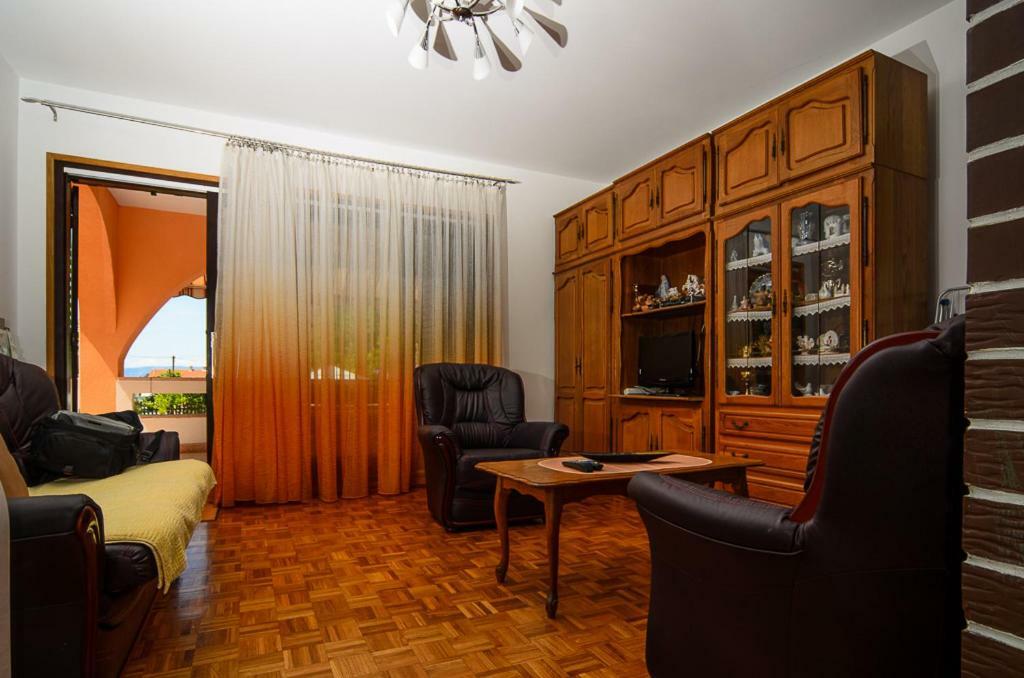Apartmani Lovorka Punat Exteriör bild