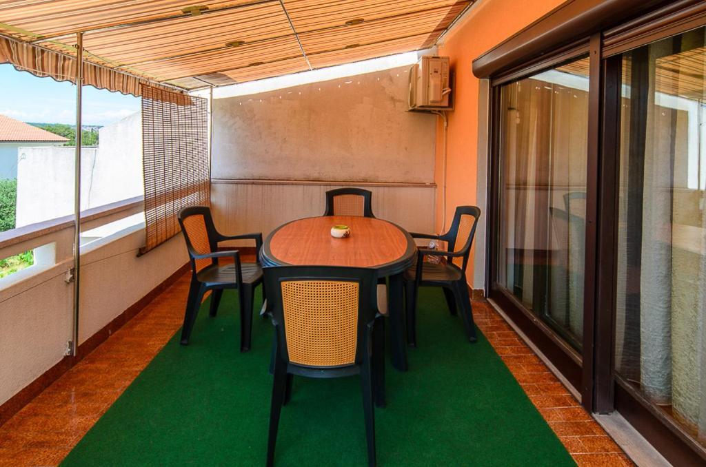 Apartmani Lovorka Punat Exteriör bild